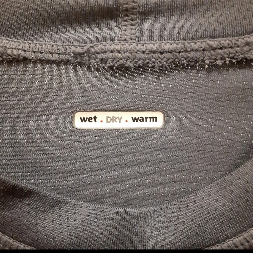 Lululemon athletica  unisex shirt. Size medium . Gray color - Picture 7 of 9